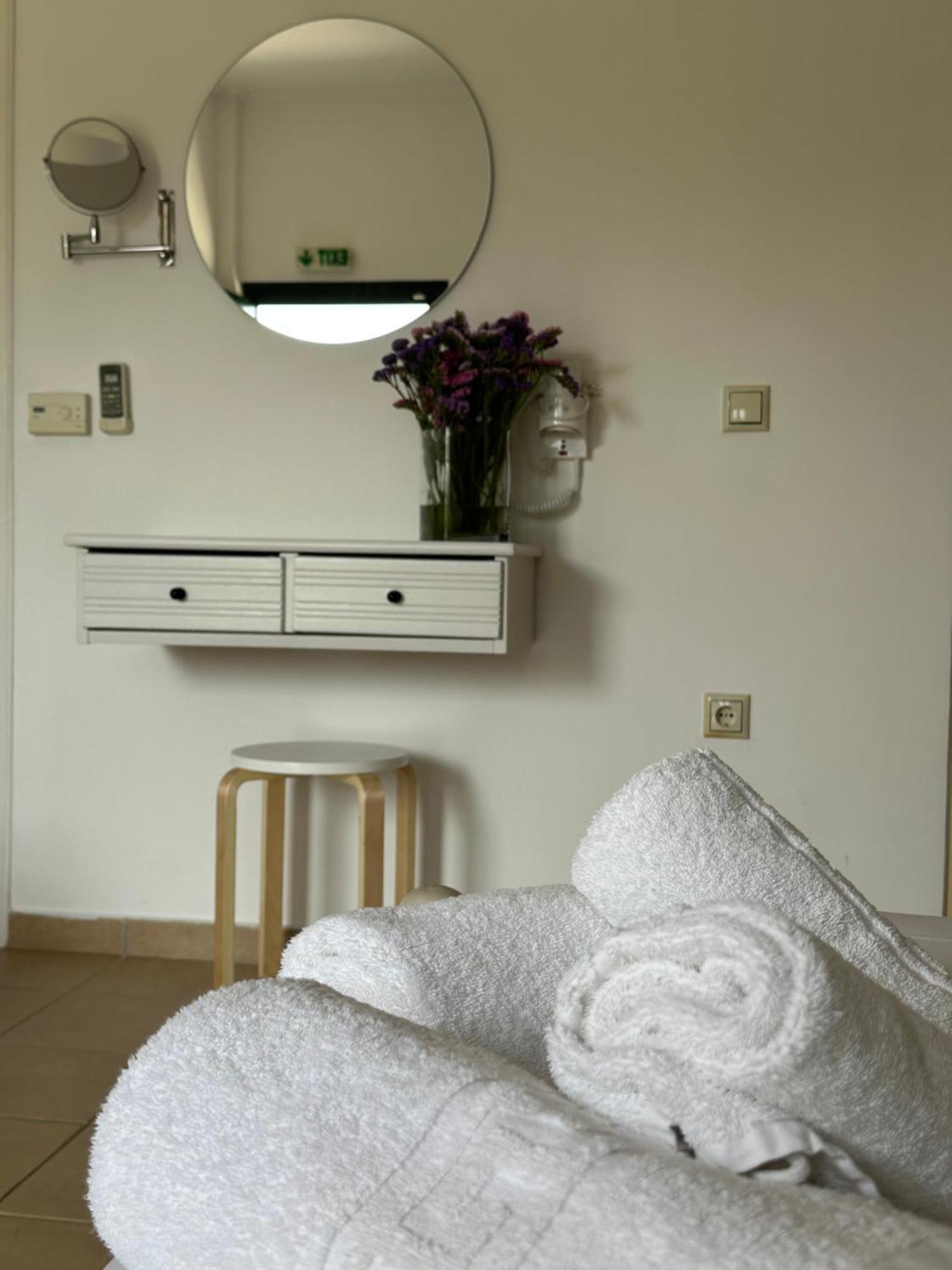 Voulas Apartments Stoúpa Cameră foto