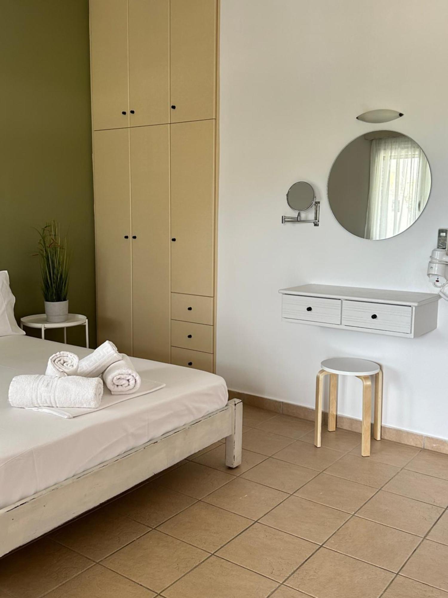 Voulas Apartments Stoúpa Cameră foto